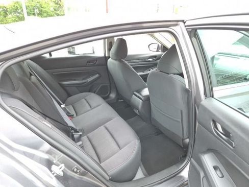 Used 2024 Nissan Altima 2.5 SV w/ SV Premium Package FWD image 12