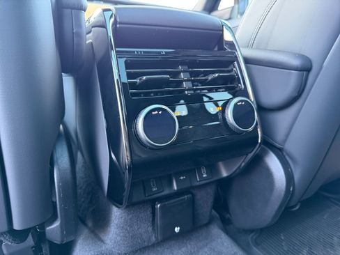 New 2026 Land Rover Range Rover Sport Dynamic SE image 18
