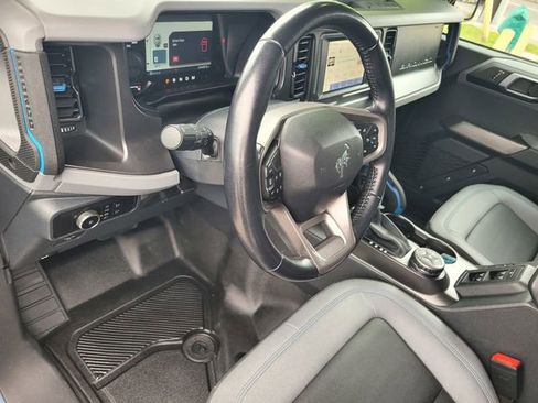 Used 2023 Ford Bronco Black Diamond image 12