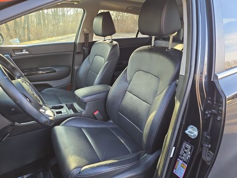 Used 2020 Kia Sportage EX w/ EX Technology Package image 13