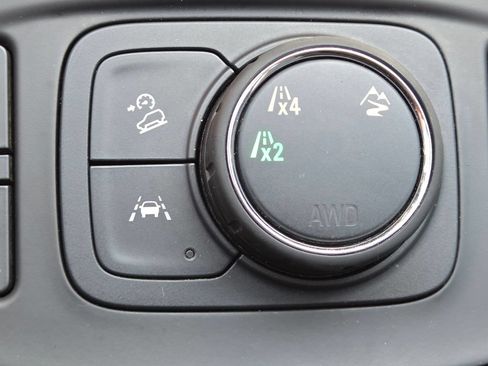 Used 2024 GMC Terrain SLT AWD/4WD image 31