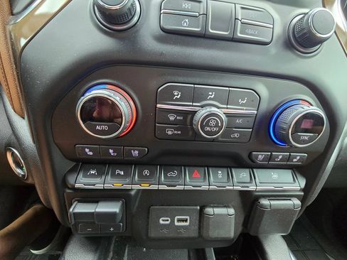 Certified 2021 Chevrolet Silverado 1500 High Country w/ Technology Package AWD/4WD image 34