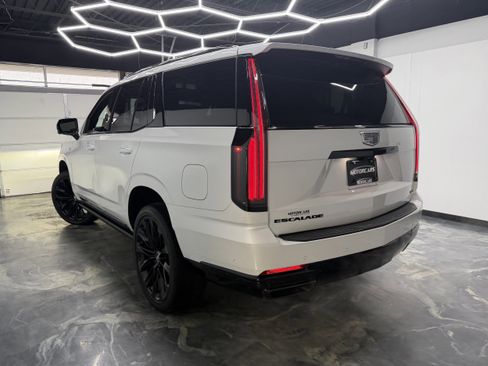 Used 2025 Cadillac Escalade Sport Platinum image 8