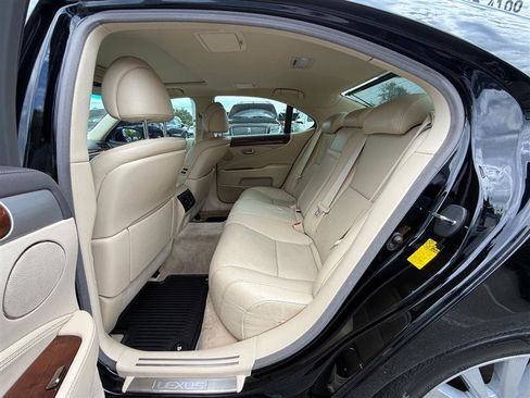 Used 2013 Lexus LS 460 w/ Comfort Pkg RWD image 19