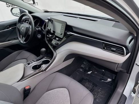 Used 2022 Toyota Camry LE image 26