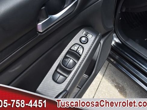 Used 2024 Nissan Altima 2.5 SV FWD image 17