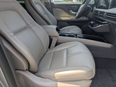 Certified 2024 Lincoln Corsair AWD image 30