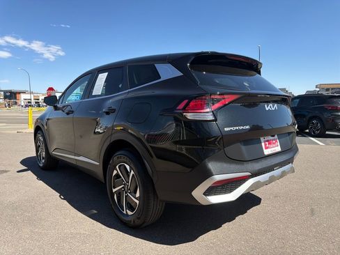 Used 2023 Kia Sportage LX image 3