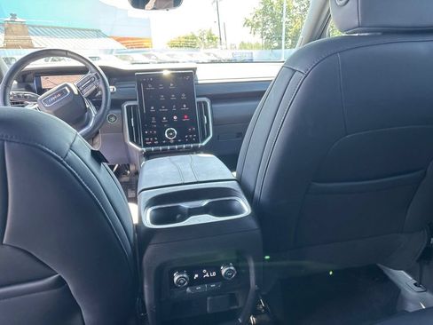 Used 2026 GMC Acadia Elevation w/ Elevation Premium Package FWD image 21