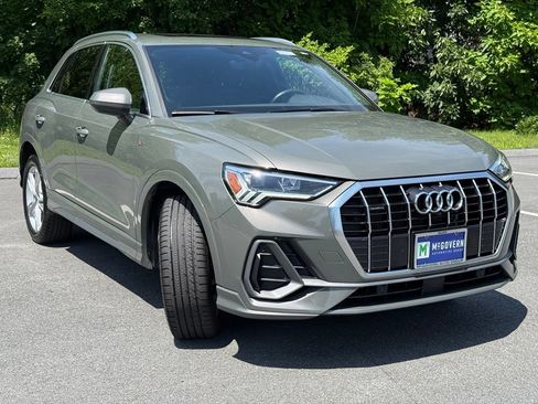 Used 2023 Audi Q3 2.0T Premium Plus w/ Premium Plus Package AWD/4WD image 8