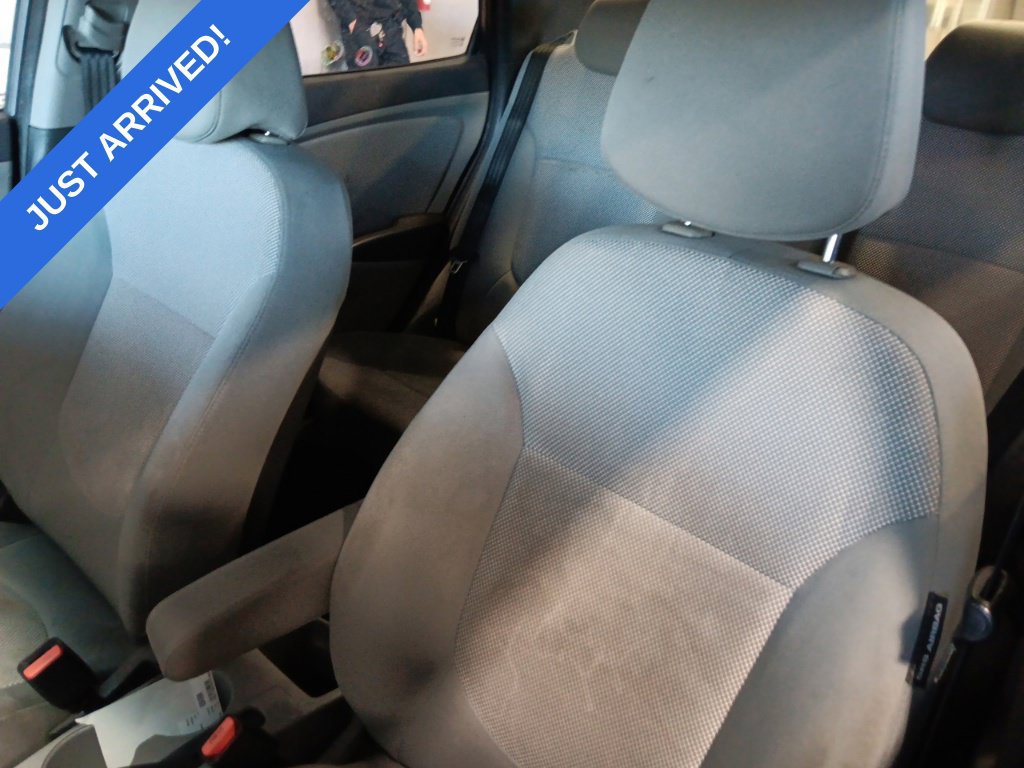 Used 2014 Hyundai Accent GLS FWD image 6