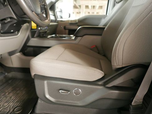 Used 2019 Ford F450 XLT w/ XLT Premium Package image 9