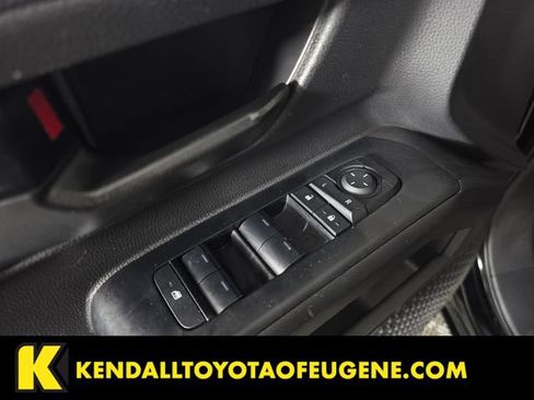 Certified 2025 Toyota Tacoma SR5 AWD/4WD image 23