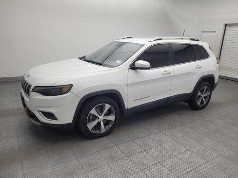 Used 2019 Jeep Cherokee Limited FWD image 2