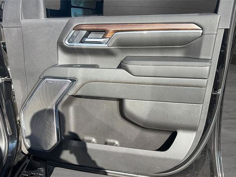 Used 2025 Chevrolet Silverado 2500 High Country w/ High Country Premium Package image 17