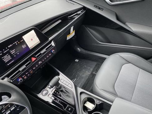 New 2026 Kia Niro EX image 21