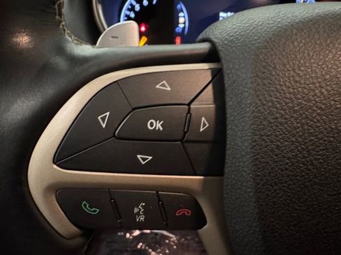 Used 2017 Jeep Grand Cherokee Limited w/ Luxury Group II image 7