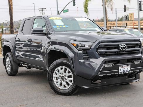 Certified 2025 Toyota Tacoma SR5 AWD/4WD image 1