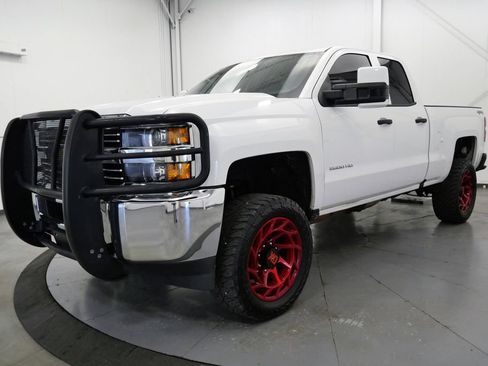Used 2018 Chevrolet Silverado 2500 W/T w/ WT Fleet Convenience Package AWD/4WD image 3