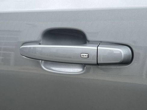 Used 2023 GMC Acadia SLT FWD image 43