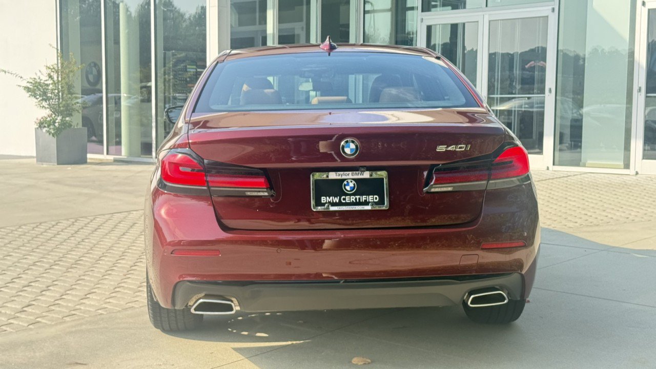 Used 2023 BMW 540i w/ Premium Package RWD image 5