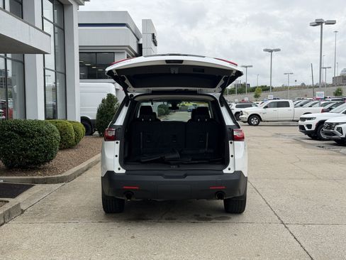 Used 2019 Chevrolet Traverse RS w/ LPO, Floor Liner Package FWD image 10