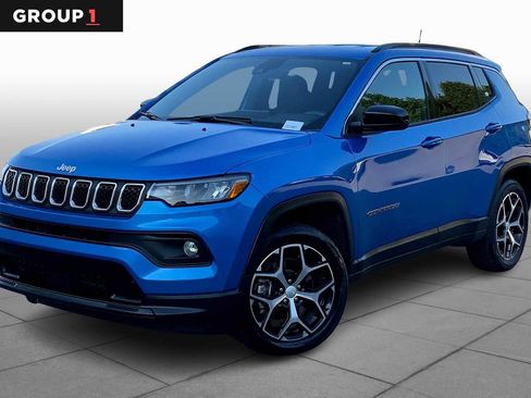 Used 2024 Jeep Compass Latitude image 1