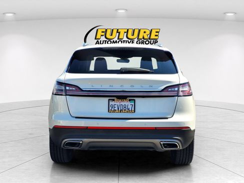 Used 2022 Lincoln Nautilus Reserve AWD/4WD image 5