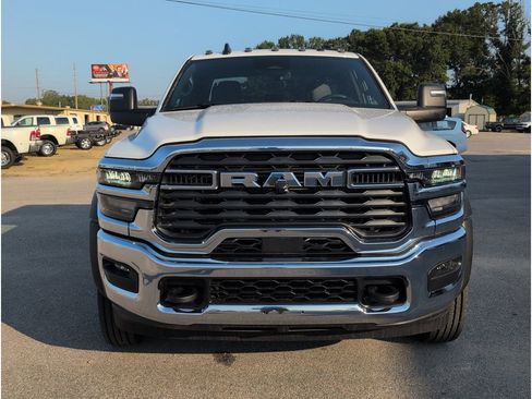 New 2026 RAM 4500 Tradesman w/ Chrome Appearance Group image 8