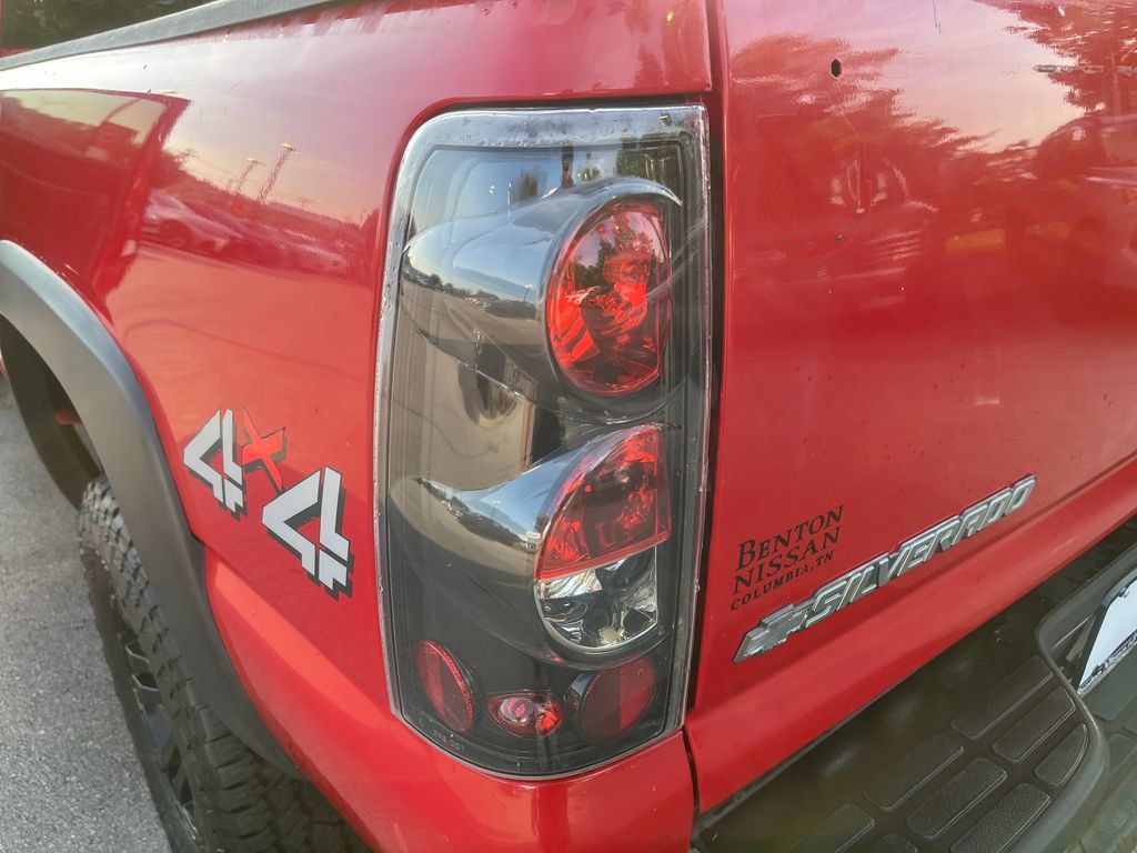 Used 2005 Chevrolet Silverado 2500 LS AWD/4WD image 41