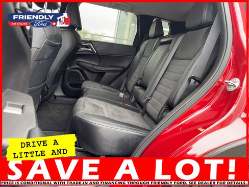 Used 2024 Mitsubishi Outlander SE image 17