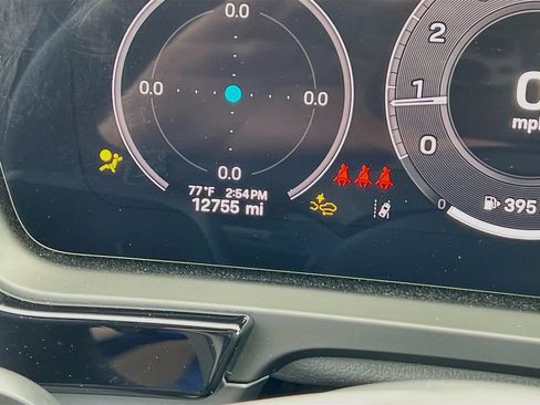 Certified 2025 Porsche Cayenne AWD/4WD image 13