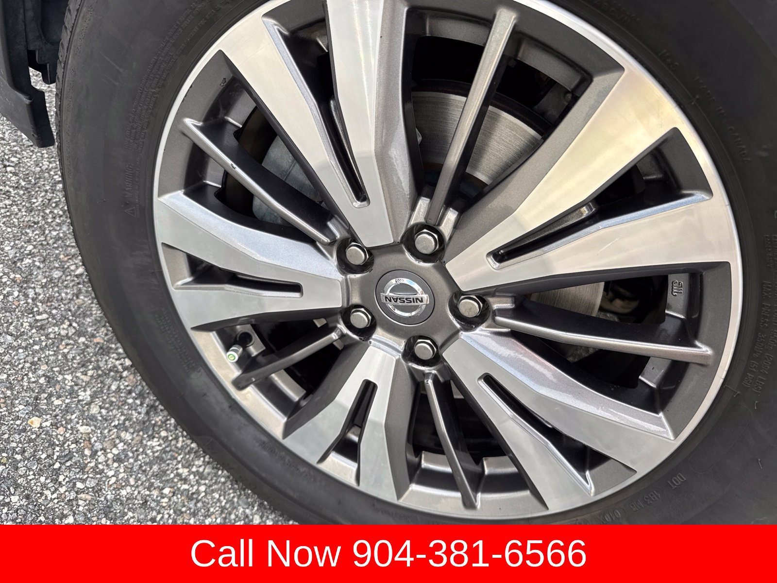 Used 2020 Nissan Pathfinder SL FWD image 14