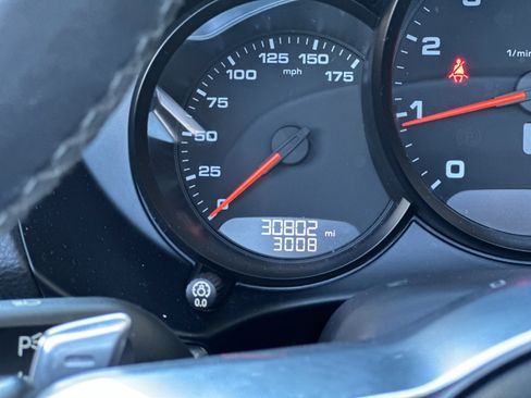 Used 2019 Porsche 718 Boxster RWD image 21