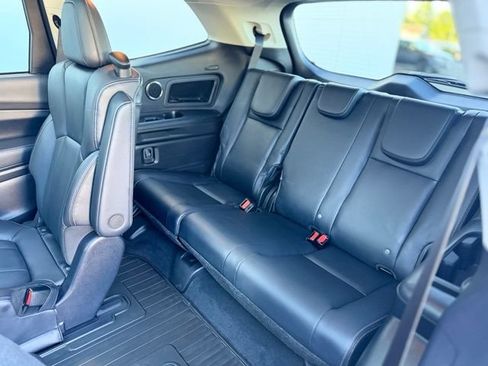 Used 2023 Subaru Ascent Limited w/ Technology Package AWD/4WD image 25