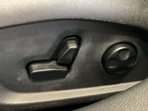 Used 2018 Jeep Compass Latitude w/ Popular Equipment Group AWD/4WD image 15
