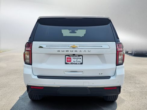 Used 2021 Chevrolet Suburban LT AWD/4WD image 4