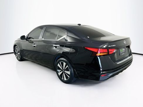 Used 2022 Nissan Altima 2.5 SV FWD image 5