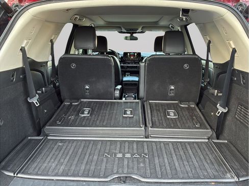 Used 2022 Nissan Pathfinder SL w/ SL Premium Package image 10