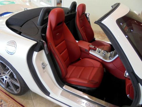 Used 2012 Mercedes-Benz SLS AMG Roadster image 12