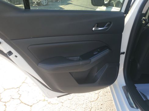 Used 2024 Nissan Altima 2.5 SL image 11