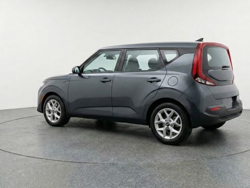 Used 2025 Kia Soul LX w/ LX Technology Package FWD image 6