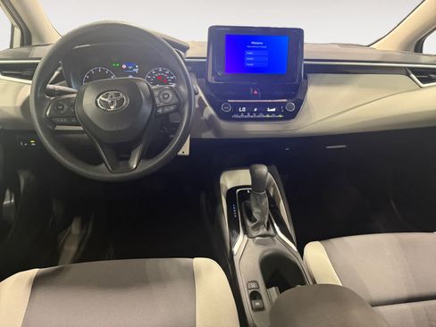 Used 2025 Toyota Corolla LE FWD image 11