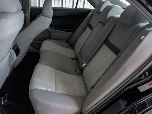 Used 2012 Toyota Camry LE image 36