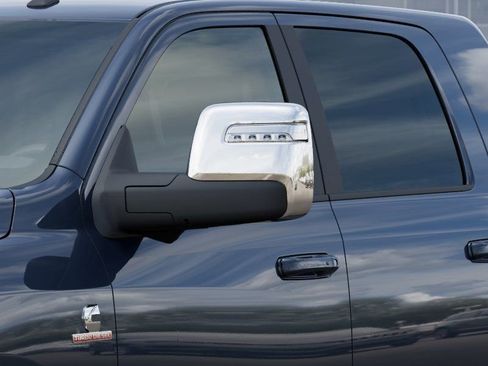 New 2025 RAM 2500 Laramie AWD/4WD image 13