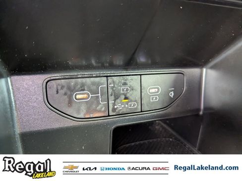 Used 2025 Kia Sorento S w/ Panoramic Sunroof Package image 22