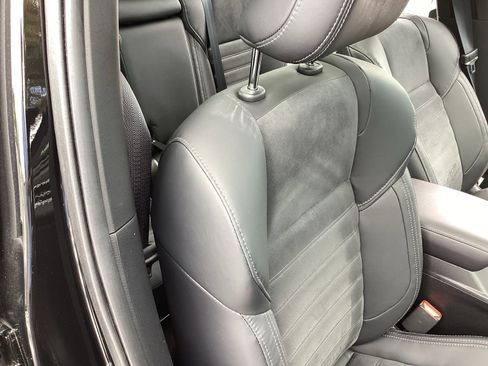 Used 2023 Mitsubishi Outlander SE image 19