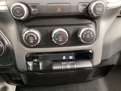 Used 2019 RAM 1500 Big Horn RWD image 17