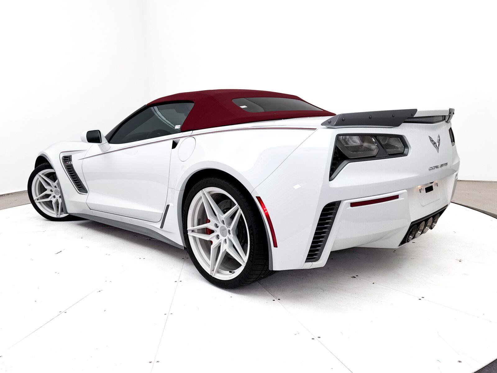 Used 2017 Chevrolet Corvette Z06 RWD image 2