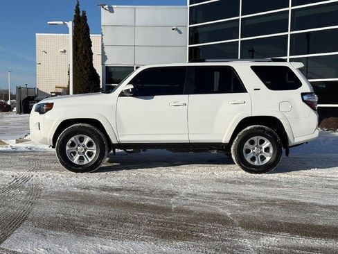 Used 2024 Toyota 4Runner SR5 image 6